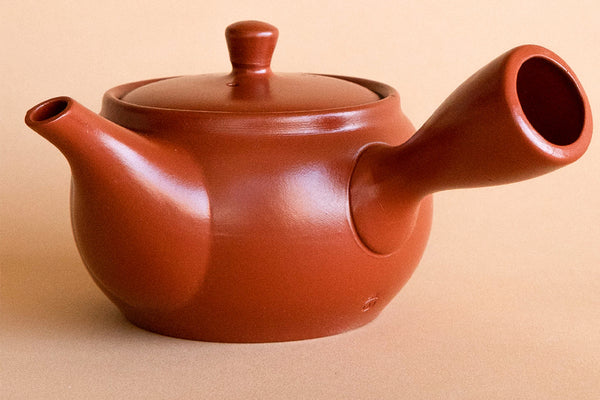 Using a Kyusu (Japanese Teapot)